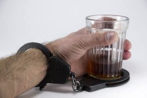הכוס האחרונה: מה משתנה כשמפסיקים לשתות?